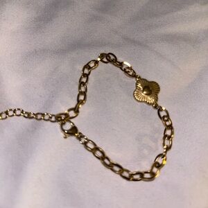Clover bracelet with heart in-stamp